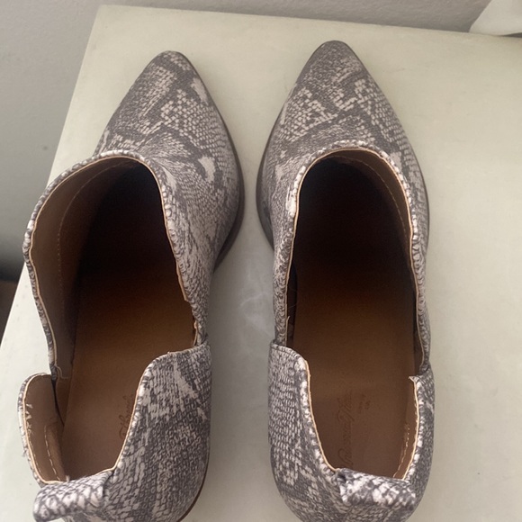 Snakeskin Boots 8.5 - Picture 6 of 6